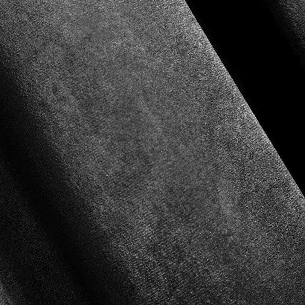 Jemný zamatový záves s riasiacou páskou čiernej farby 270 cm