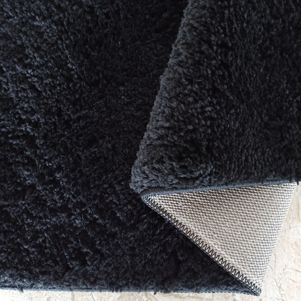 Čierny shaggy koberec Camel s protišmykovou úpravou Rozmer: 60x100 cm