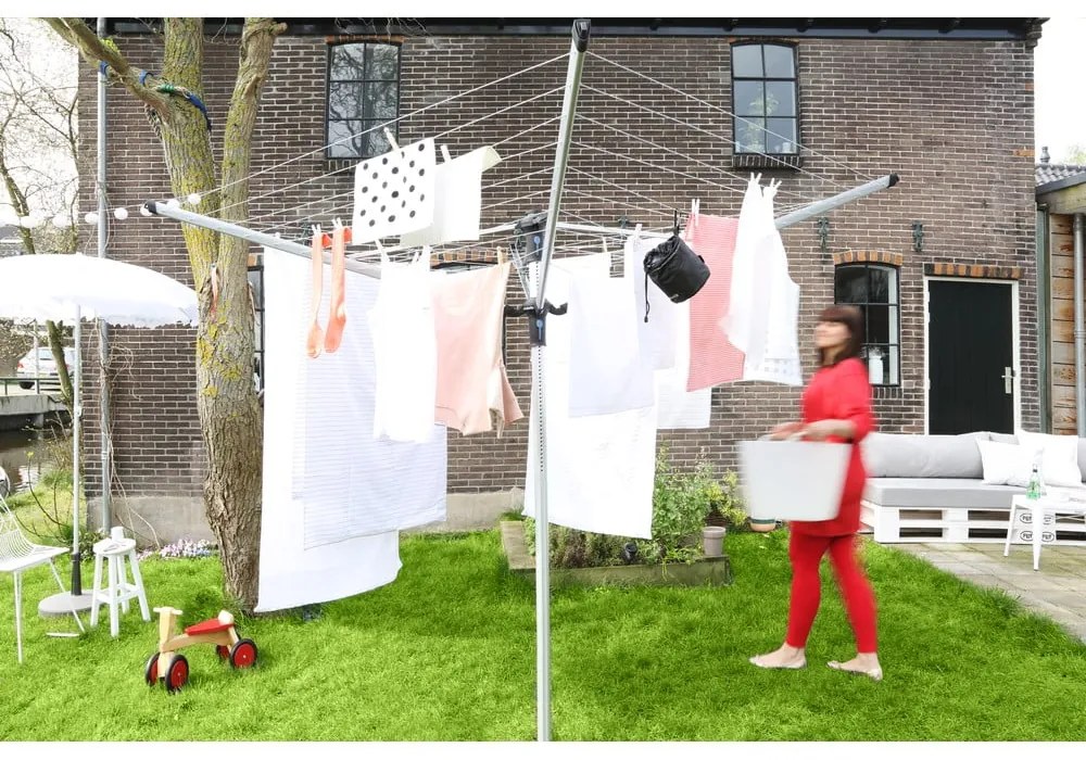 Vonkajší sušiak na bielizeň v striebornej farbe 50 m Lift-o-Matic Advance – Brabantia