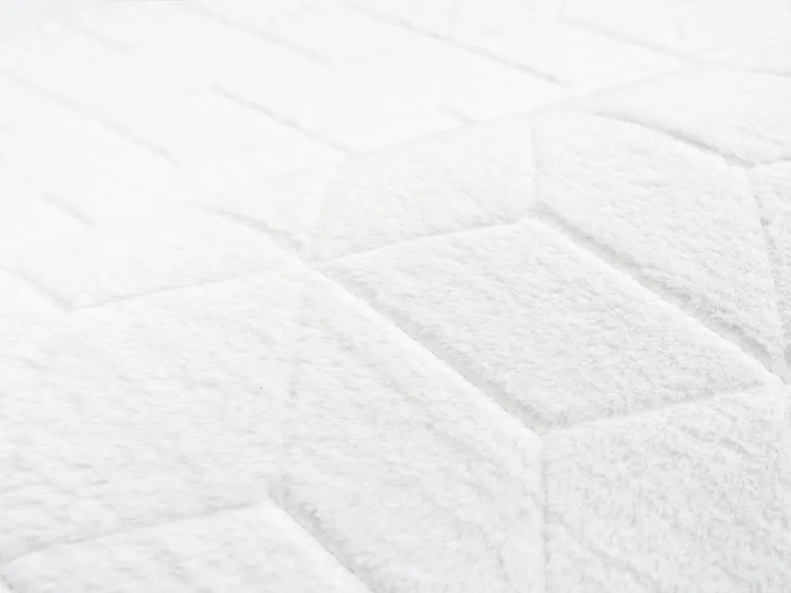 TZ Biely obdĺžnikový koberec 3D Rabbit Rozmer: 140x200