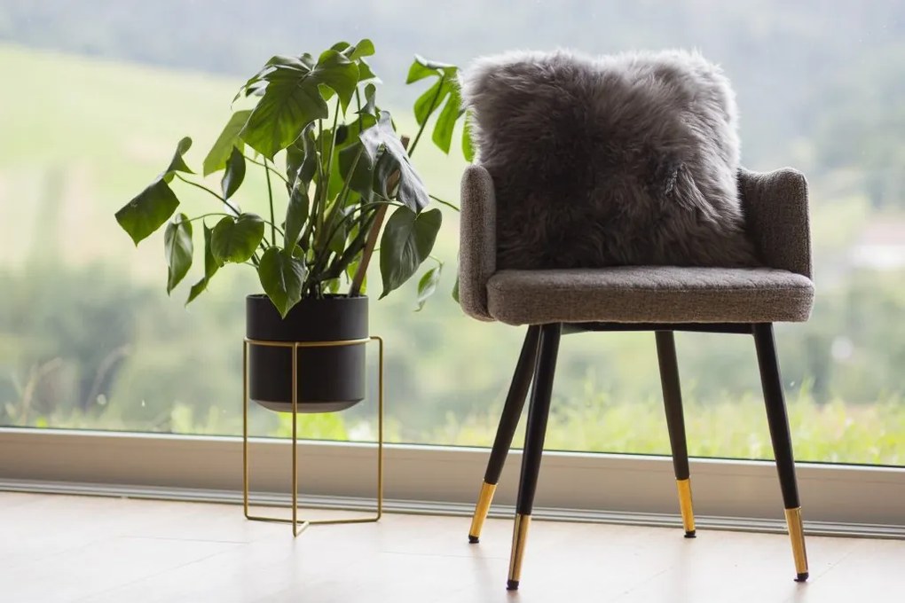 Vankúš z ovčej kožušiny sivý