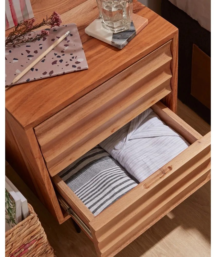 Nočný stolík Kave Home Delsie