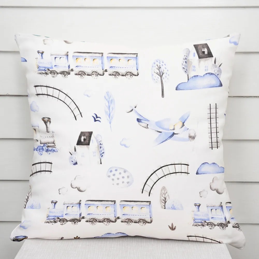 Biante Detská bavlnená obliečka na vankúš Sandra SA-690 Modré vláčiky s lietadielkami na bielom 60 x 60 cm