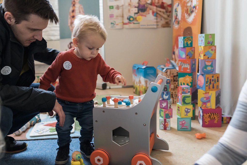 Drevená chodúľka a vozík s náradím - 25 ks