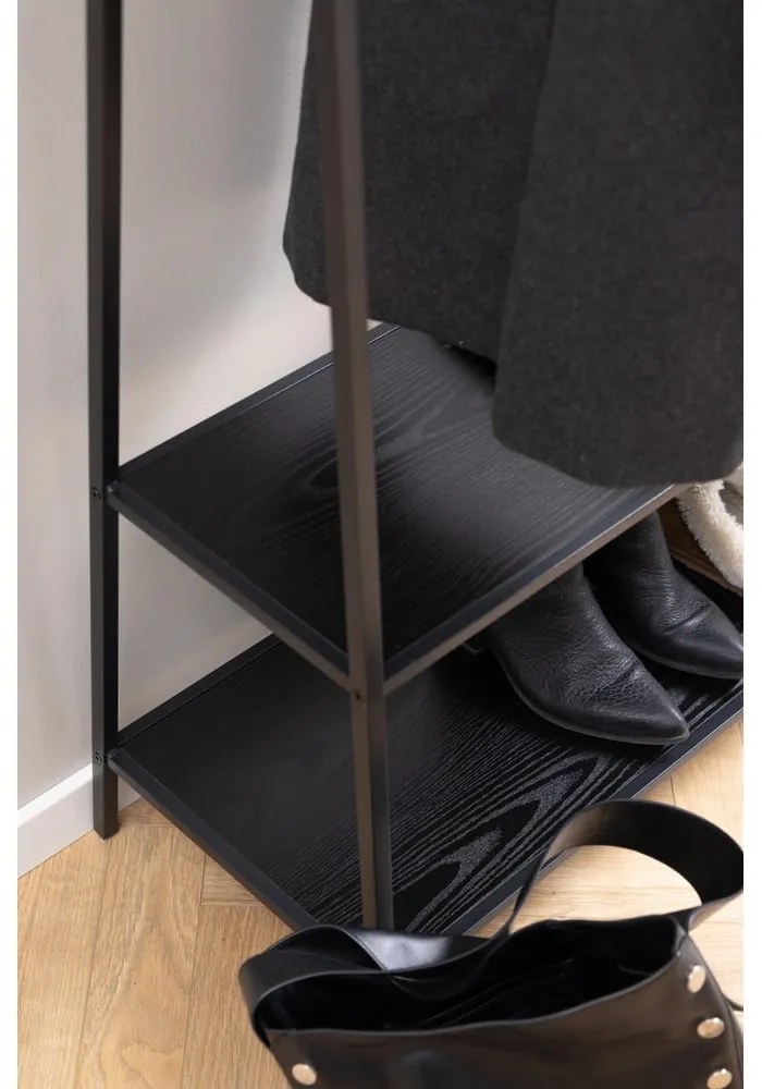 Čierny stojan na oblečenie v dekore jaseňa Seaford – Actona