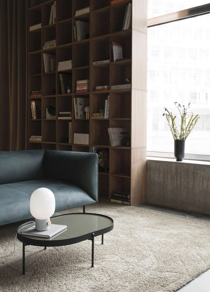 Audo Copenhagen Stmievateľná stolná lampa JWDA Concrete Light Grey/Brass