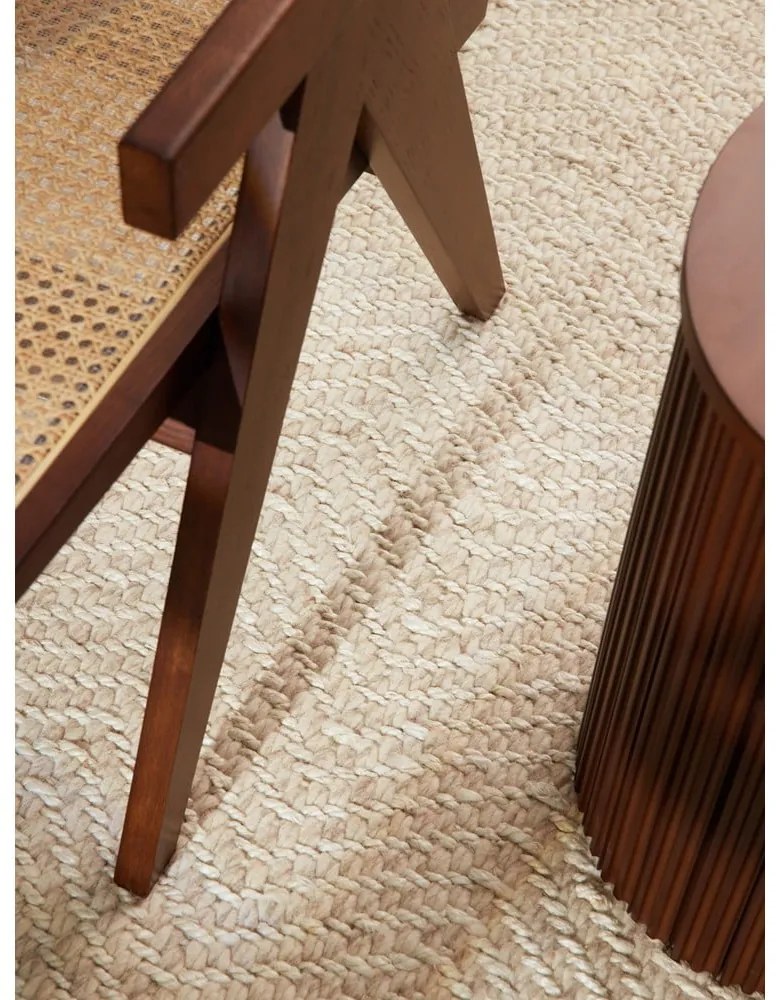 Krémový/slonovinový ručne tkaný koberec s prímesou vlny 80x150 cm Majoli – Elle Decoration