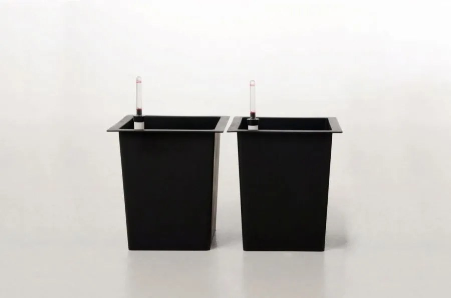 2-set hranatých plastových vložiek so samozavlažovacím setom, 32*29*29 cm, čierny
