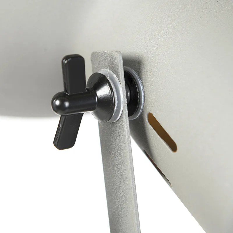 Priemyselná stojaca lampa na drevenom trojnohom stojane s sivým tienidlom - Laos