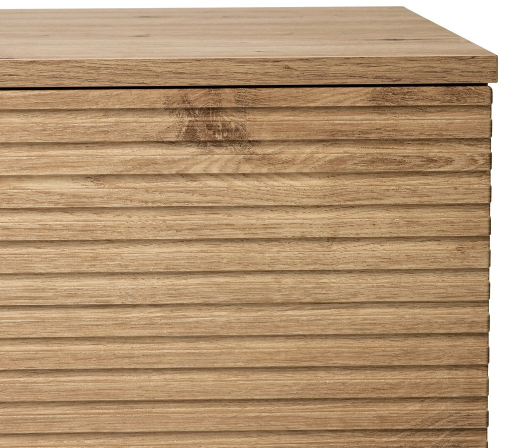 Regál »REET« s lamelovým vzhľadom