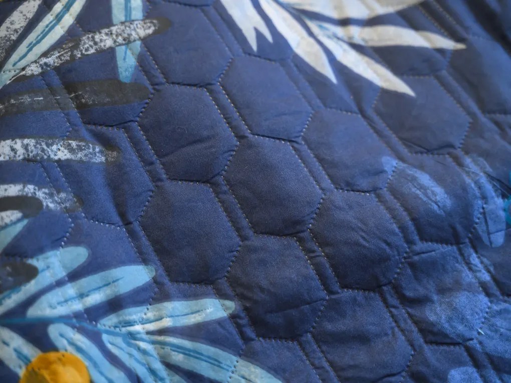 Prehoz na posteľ FLOWERISH HEXAGON, tmavomodrý Rozmer: 170 x 210 cm