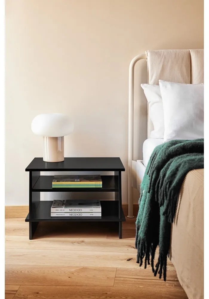 Čierny nočný stolík s poličkami Inari – Teulat