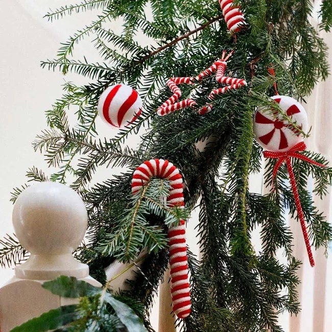 Závesná vianočná dekorácia TWINKLE Candy Cane XM24 714177 (2 ks)