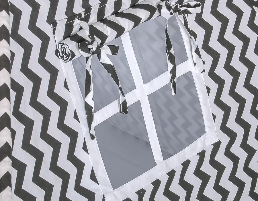 Bobono Stan Teepee pre deti + podložka na hranie + ozdobné perie - Chevron čierna