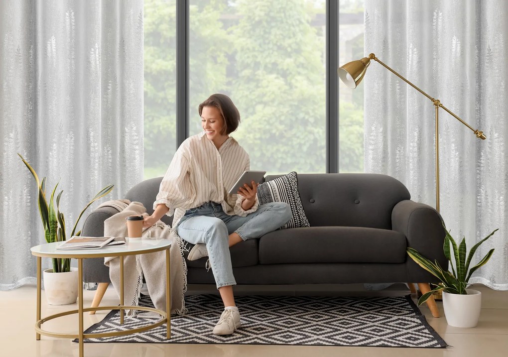 VIANOČNÁ ZÁCLONA NA KRÚŽKOCH ELSA 140X250 CM VZOROVANÁ