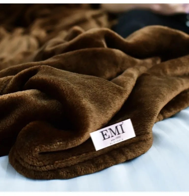 Deka tmavohnedá 150 x 200 cm EMI