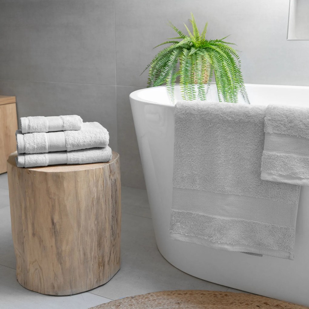 Goldea bambusový uterák/osuška - svetlo sivý 70 x 140 cm