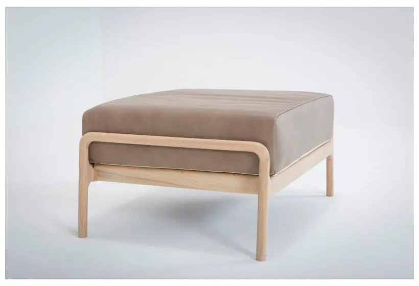 Svetlohnedá podnožka z byvolej kože s konštrukciou z masívneho dubového dreva Gazzda Fawn