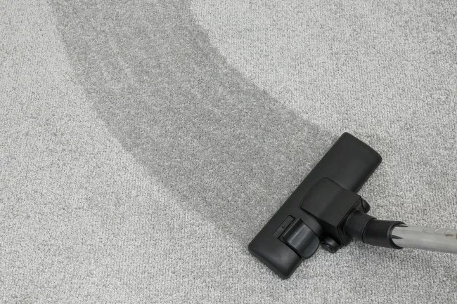 Metrážny koberec GALAXY 72 strieborný