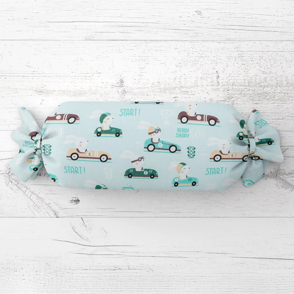 Biante Detský vankúš valec bonbon Sandra SA-375 Zajačie automobilové preteky na mintovom 15x60 cm