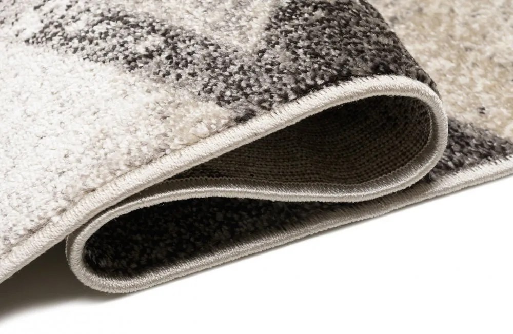 Univerzálny moderný koberec s geometrickým vzorom v odtieňoch hnedej Šírka: 80 cm | Dĺžka: 150 cm