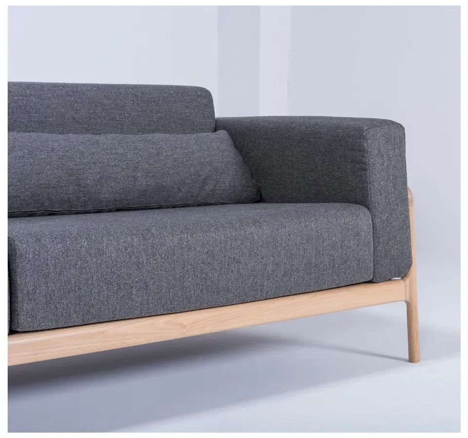 Tmavosivá pohovka s konštrukciou z dubového dreva Gazzda Fawn, 240 cm