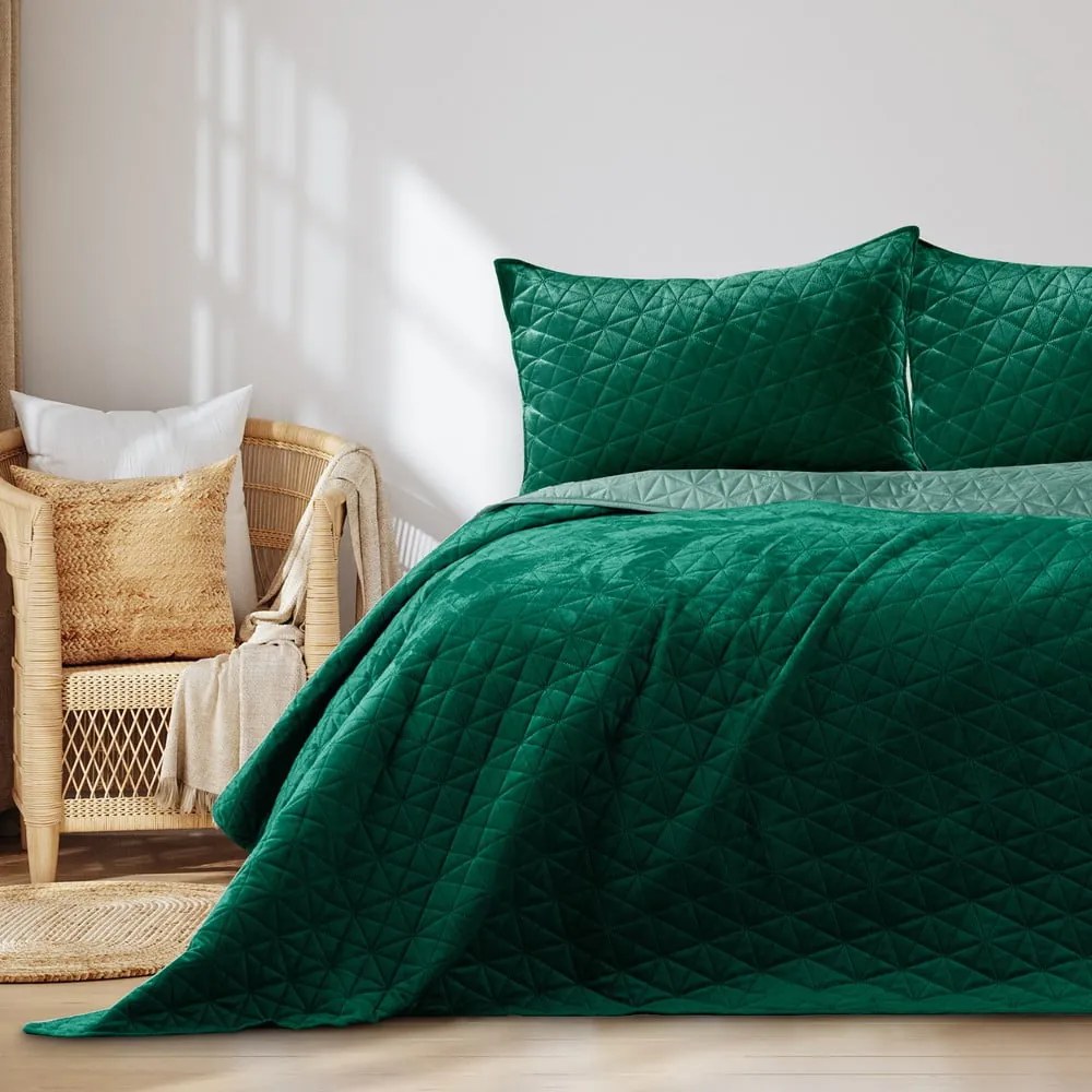 Zelený zamatový prešívaný pléd 240x260 cm Laila – Restilo