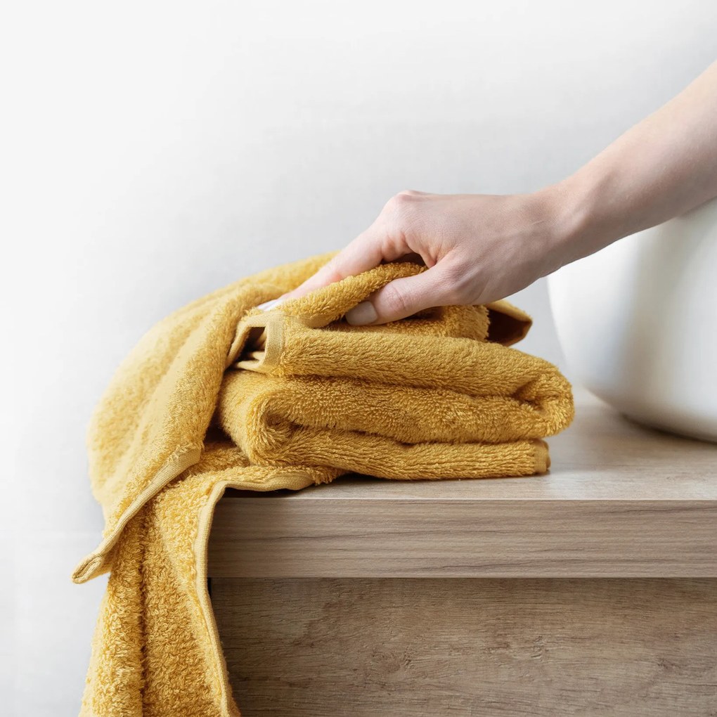 Goldea bambusový uterák/osuška - zlatý 50 x 100 cm