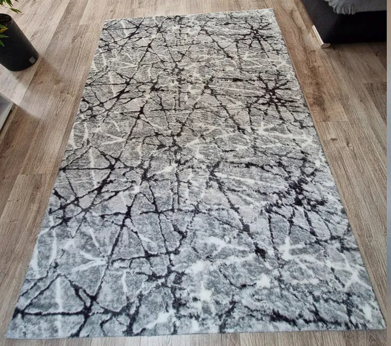 Koberec Plush Deluxe Sivý mramor – huňatý shaggy koberec Rozmer: 50x80 cm