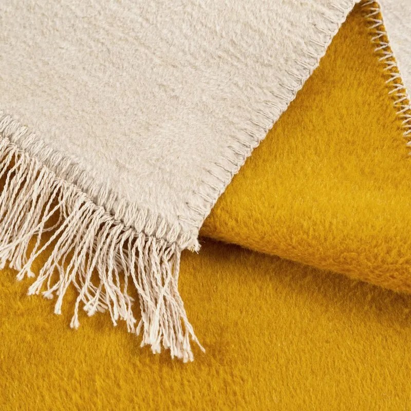 Dekorstudio Luxusná obojstranná akrylová deka DUO so strapcami - medovozlatá Rozmer deky: 150x200cm