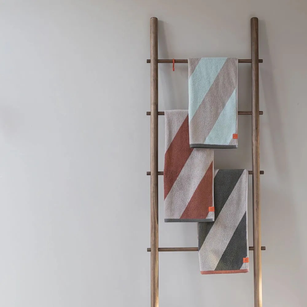 Froté osuška z bio bavlny v mentolovej farbe 70x133 cm Diagonal – Mette Ditmer Denmark