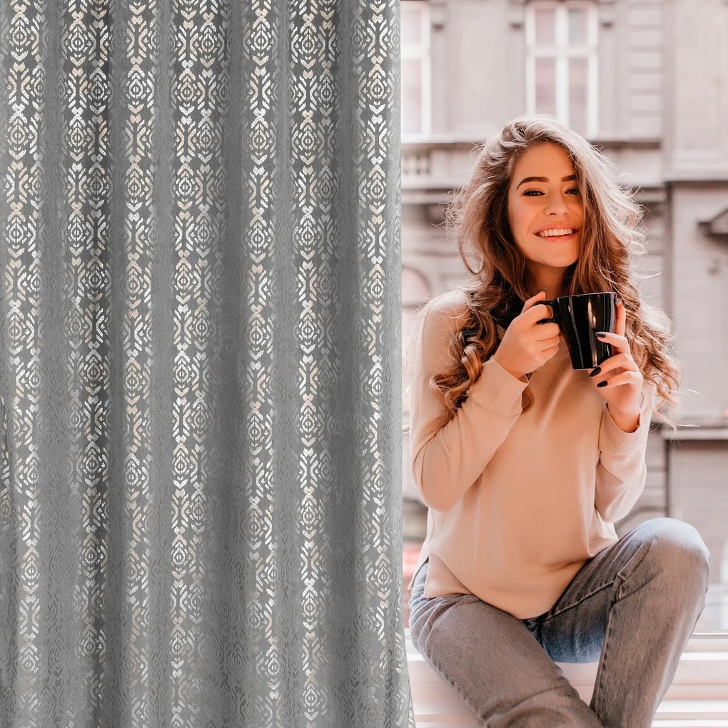 ZATEMŇOVACÍ ZÁVES NA KRÚŽKOCH LAURA 140X250 CM SIVÁ