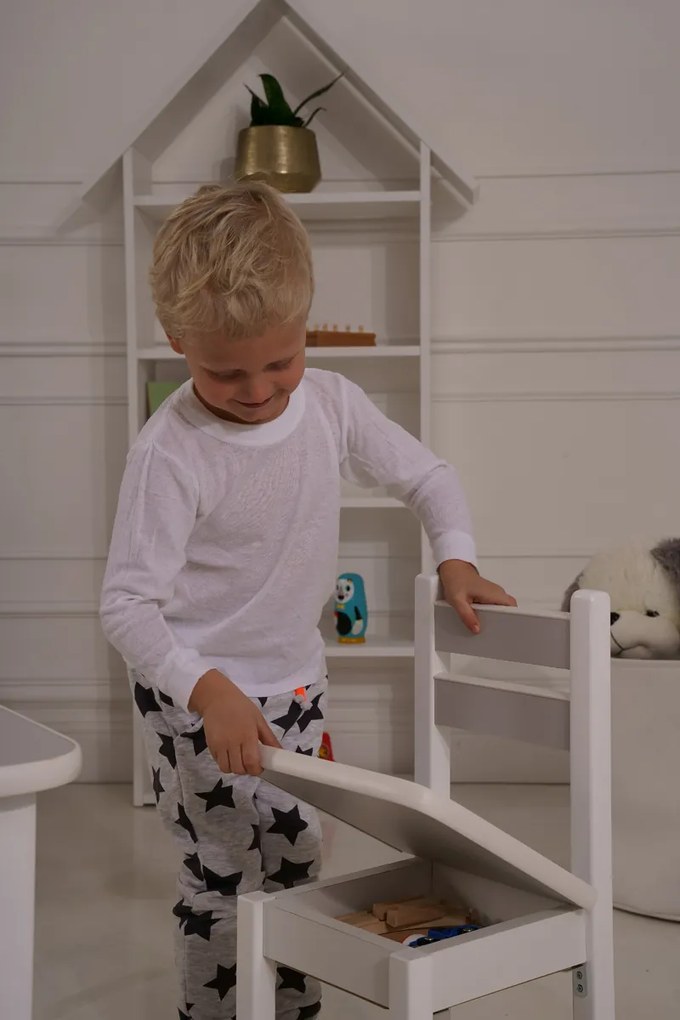 Detská svetlo šedá stolička otváracia s priehradkou