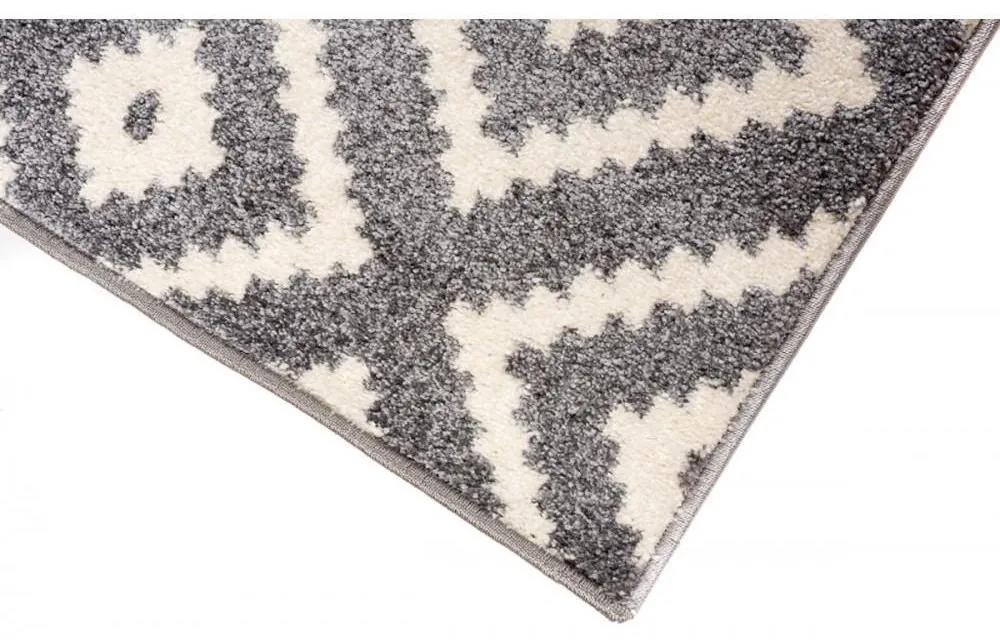 Kusový koberec Remund sivý atyp 120x200cm