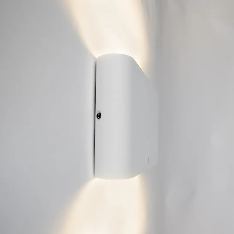 Nástenná lampa biela 17,5 cm vrátane LED IP65 - Batt