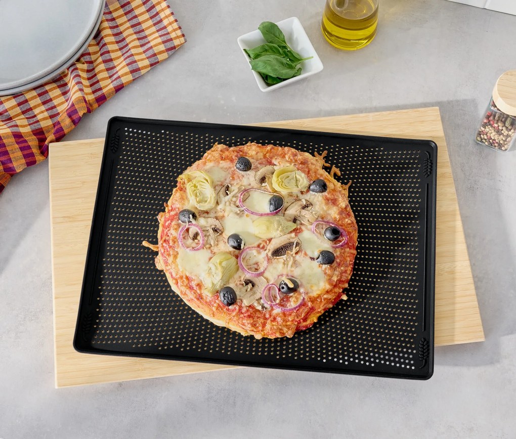 Perforovaná opakovane použiteľná podložka na pečenie