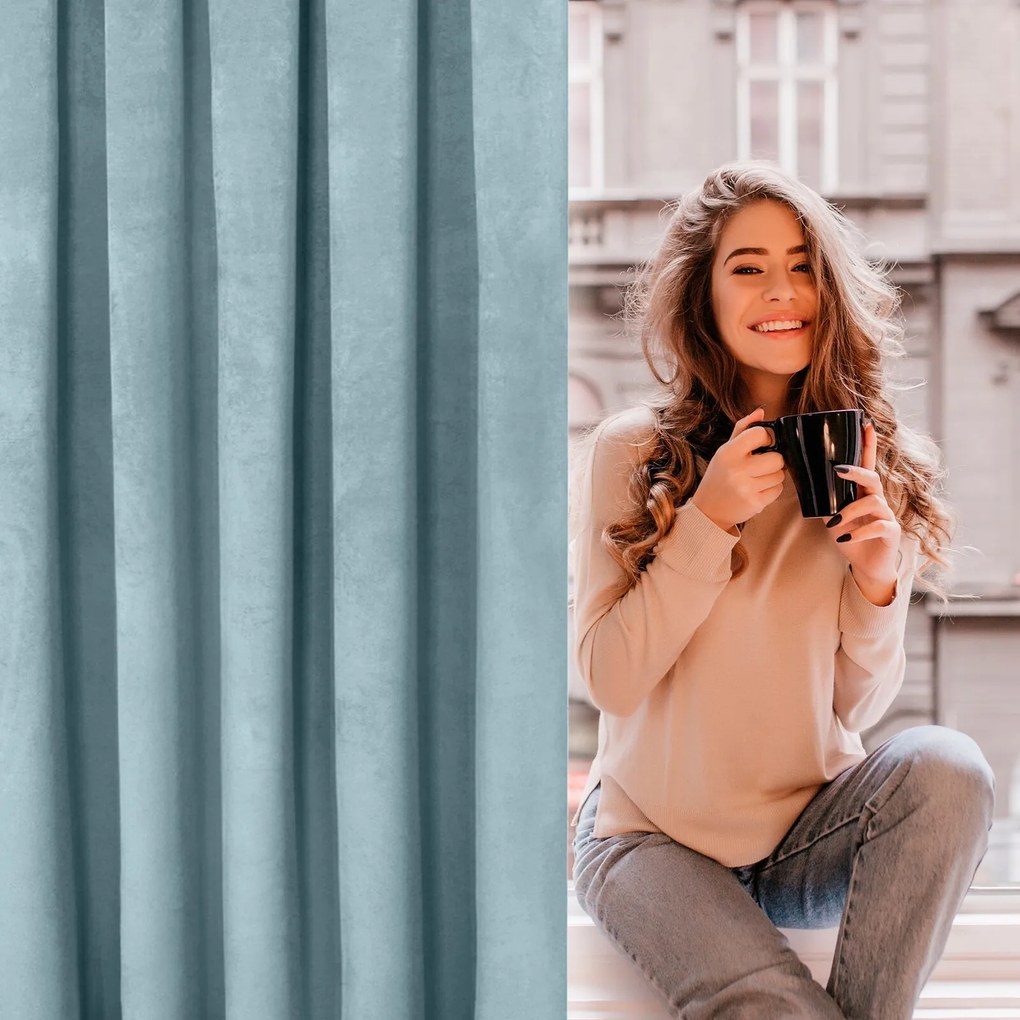 ZATEMŇOVACÍ ZÁVES NA PÁSKE ROSA 135X300 CM MODRÁ