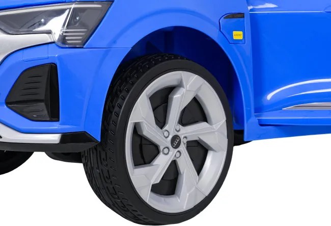 Elektrické autíčko Audi SQ8 modré