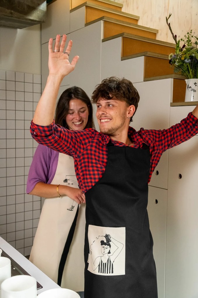 helen b Bavlnená zástera Vic and His Bialetti Black