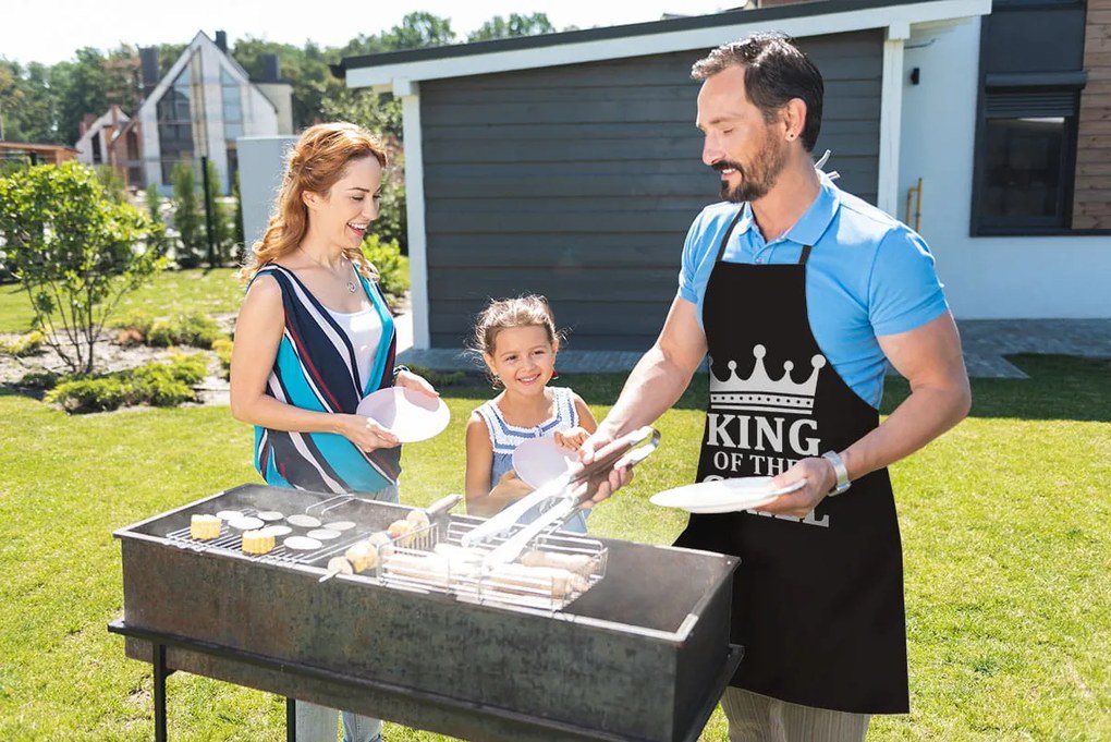 Domarex Kuchynská zástera KING OF THE GRILL 65 x 77 cm Kráľ grilu Čierna