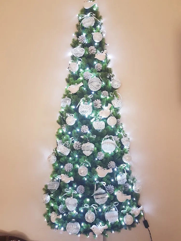 Umelý 100% 3D vianočný stromček na stenu malý- 110cm