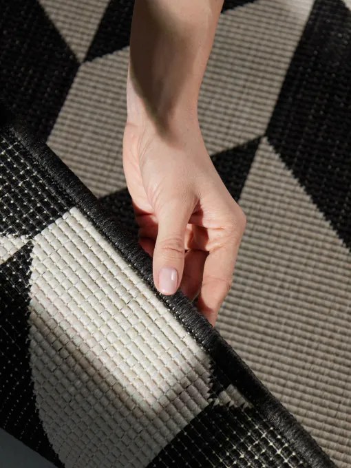 Koberec Ted Baker Haringey Terrick čierny / biely