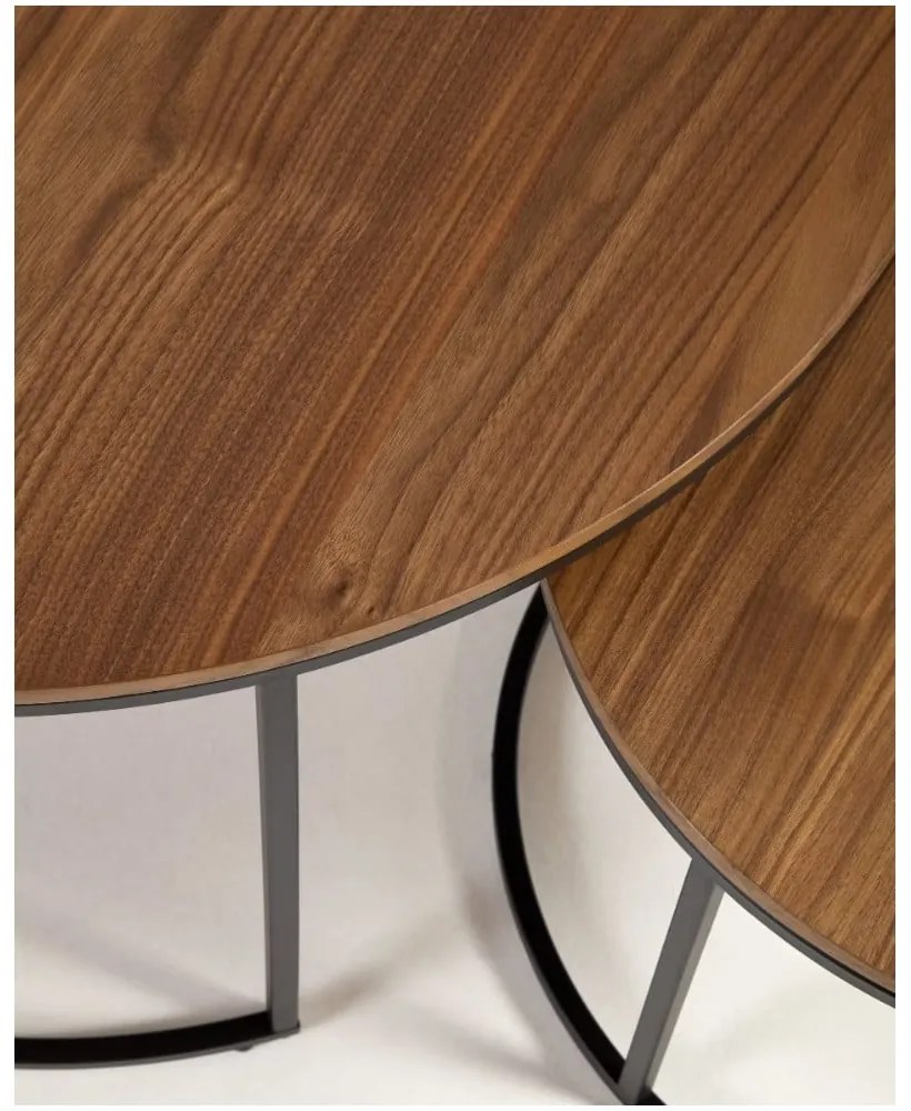 Hnedé okrúhle konferenčné stolíky v súprave 2 ks s doskou v dekore orechového dreva ø 80 cm Yona - Kave Home