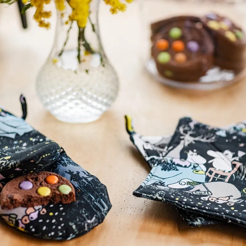 Štvorcová chňapka Moomin Tähtimuumi , 2ks / čierna