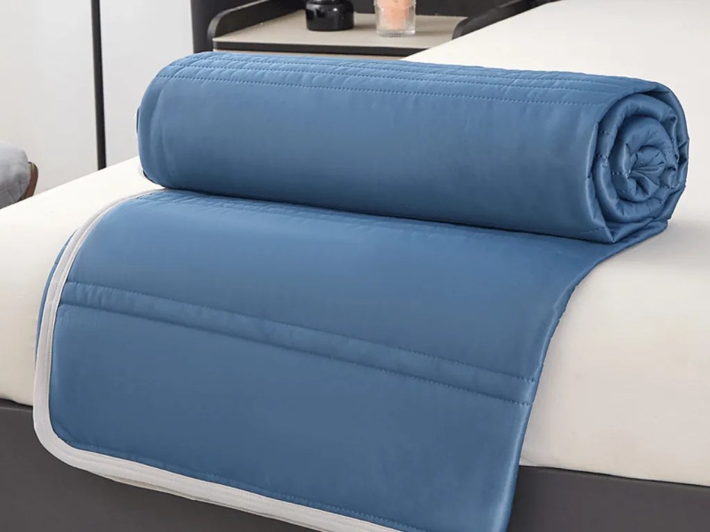 Chladiaca letná prikrývka CELIA, tmavomodrá Rozmer: 140 x 200 cm