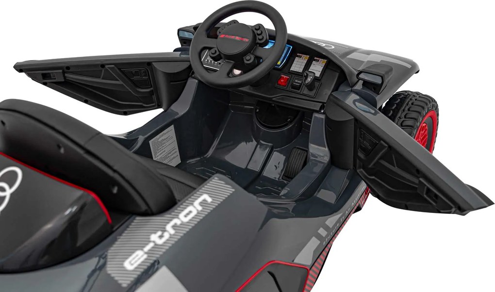 Ramiz Audi RSQ E-TRON vozidlo Sivá