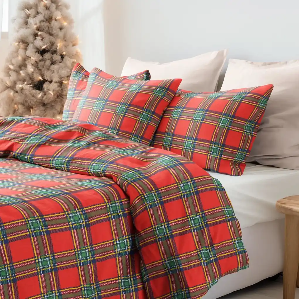 Goldea vianočné bavlnené posteľné obliečky - červené káro 140 x 200 a 70 x  90 cm | BIANO
