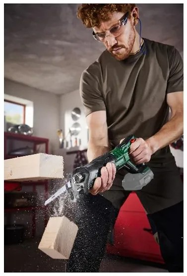 Parkside® Aku chvostová píla 20 V Pssa 20-Li B2 + Akumulátor 20 V/4 Ah PAP 20 B3 + Nabíjačka akumulátora 20 V/4,5 A PLG 20 C3 (800011214)