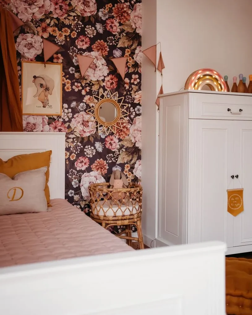 Komoda Ines elegant white 2-dverová s 1 zásuvkou