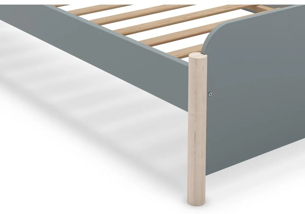 Detská posteľ sivozelená z borovicového dreva s roštom 90x190 cm Enola – Marckeric